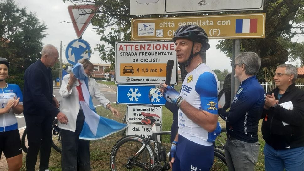Cartello salvaciclisti tra Rovello e Saronno