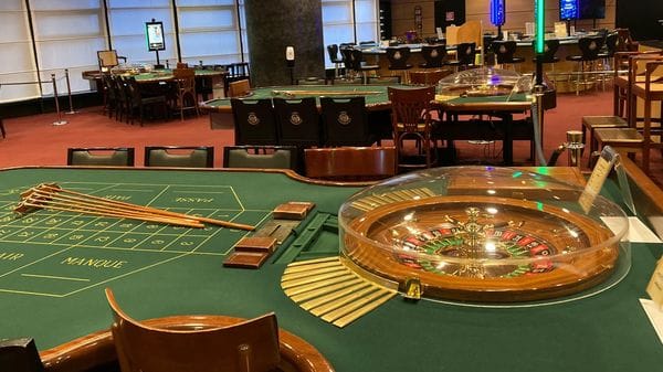 Casinò di Campione, i conti tornano a traballare. Il direttore: «Spese e debiti ancora alti»