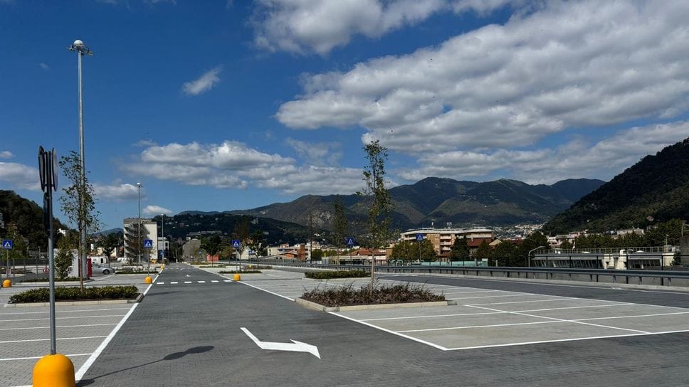 Parcheggio alla stazione di Como pronto, ma non può aprire. Tre ricorsi al Tar