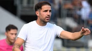 Il destino di Fabregas: contratto fino al 2028, ma spunta una clausola speciale 