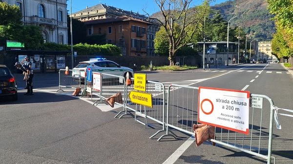 Lungolago chiuso, mattinata di caos per la viabilità. Code anche per entrare in Ztl e  pesanti disagi sulla Lariana. Foto e video 