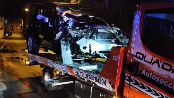 Grave incidente nella notte a Ossuccio, feriti due giovani