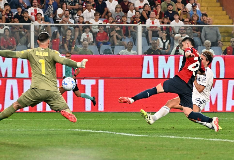 Il fascino di Marassi non distrae i lariani. Cesc, pugno al cielo