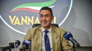 Tensione all’Ambrosetti tra Vannacci e l’ex premier Monti: «Combatterò fino all’ultimo la sua retorica fascista»