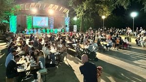 “Lucio c’è”: il tributo a Dalla inaugura la “September Bier Fest” di Villa Guardia