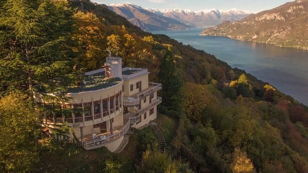 Noleggiano l’elicottero e affittano una villa lussuosa a Bellagio, ma non pagano nulla